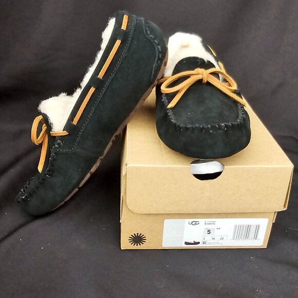 UGG Slippers - Picture 1 of 3